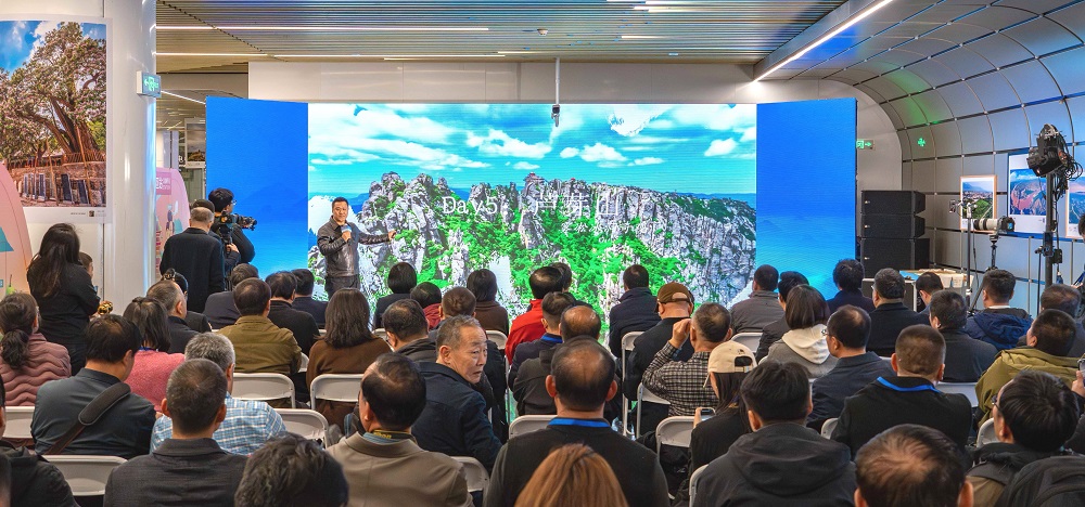 活動現(xiàn)場，文旅星推官推介忻州。